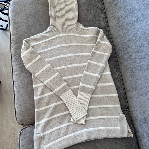 Adrienne Vittadini Sweaters - Adrienne Vittadini 2ply Cashmere Striped Turtleneck Sweater Classic Quiet Luxury